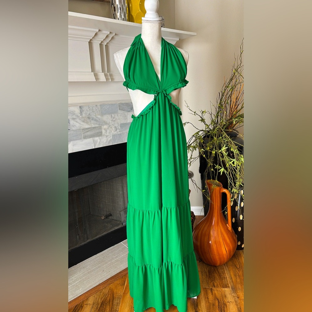 Elegant Green Halter Maxi Dress